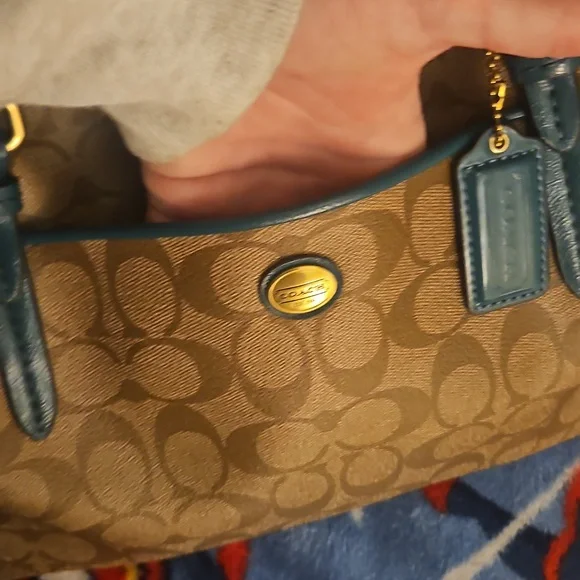 Coach - Picture 12 of 16